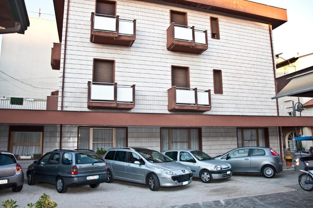 Hotel Villa Dei Fiori Bellaria-Igea Marina Exterior photo